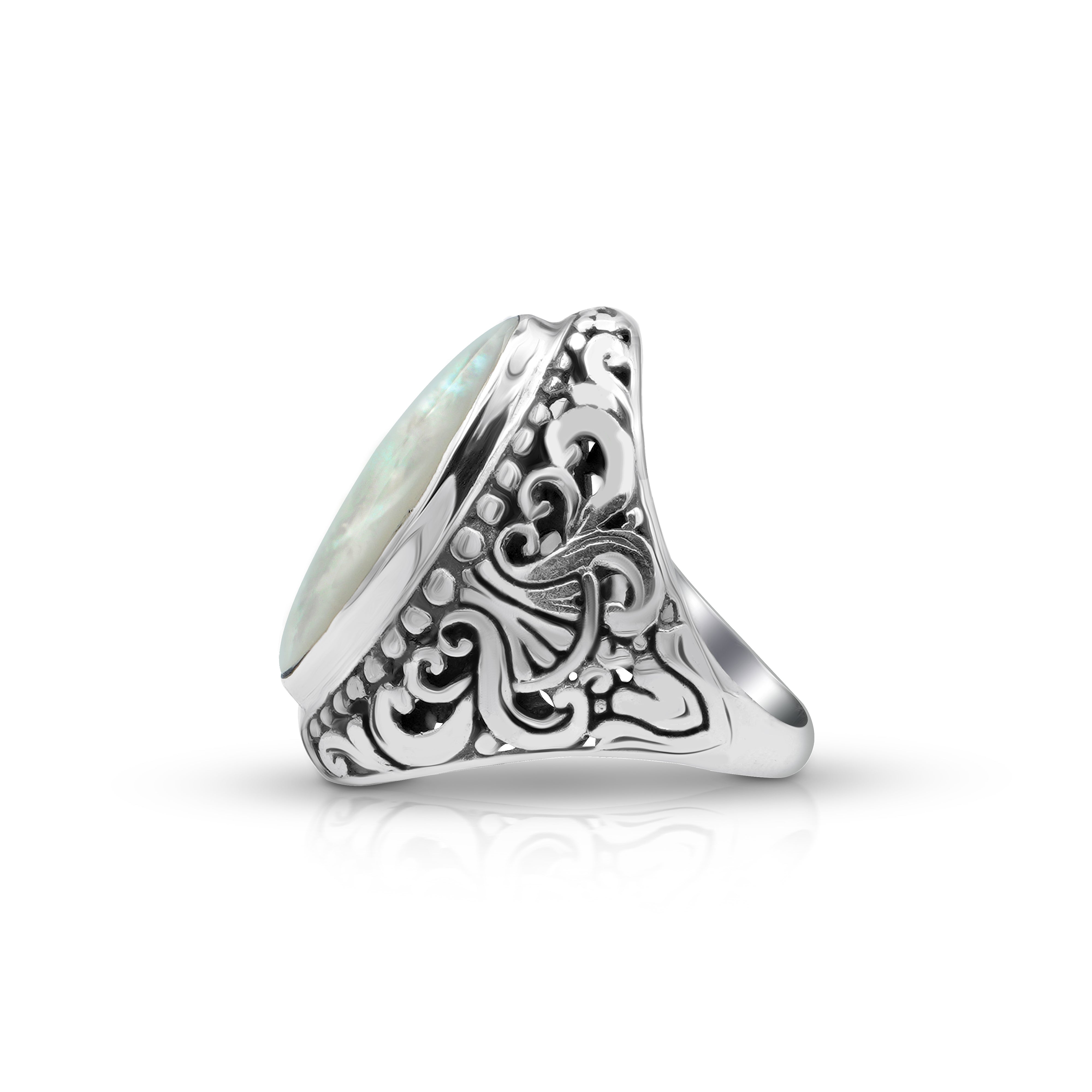 Balinese Artisan Sterling Silver Ring with Mother of Pearl Shell